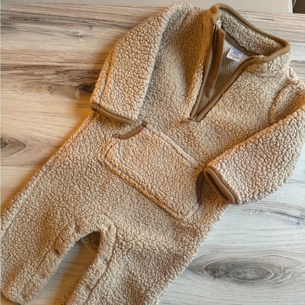 Carter’s 9mo Sherpa bodysuit